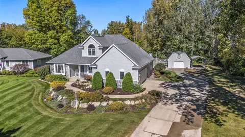625 Grand Woods, Grand Rapids, MI 49525