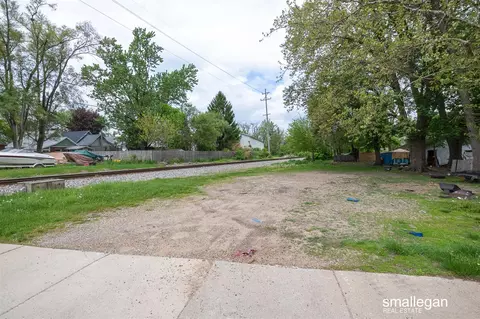 619 Lake, Kalamazoo, MI 49001