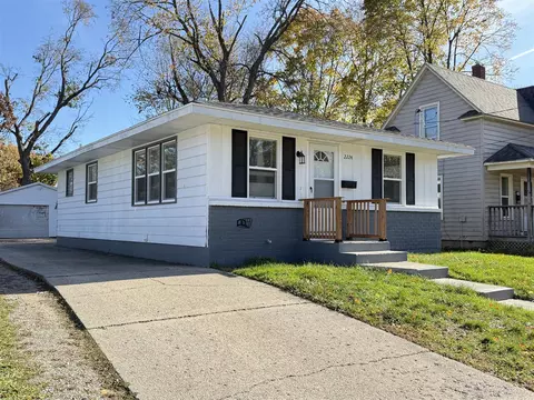 2224 Berwyn, Wyoming, MI 49519