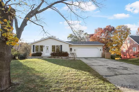866 Woodside, Holland, MI 49424