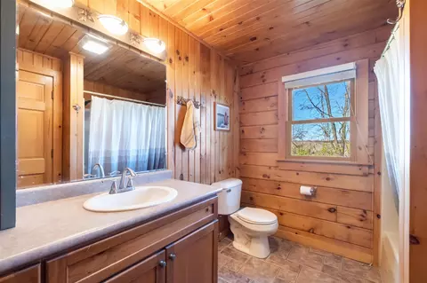 Bath - 5600 Horton, Jackson, MI 49201 photo 2 of 4