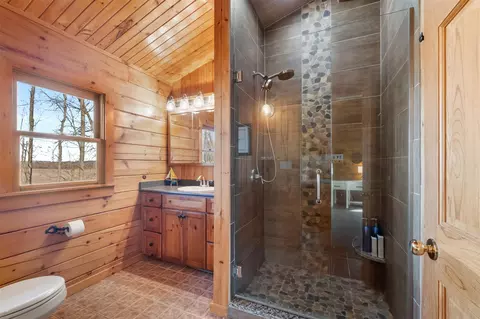 Bath - 5600 Horton, Jackson, MI 49201 photo 3 of 4