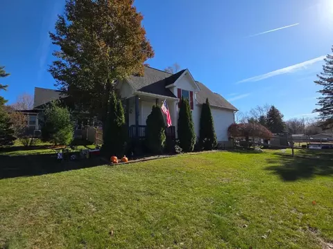 Exterior - 417 S Maple, Webberville, MI 48892 photo 3 of 4