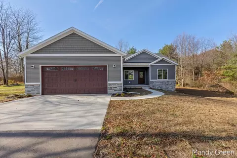 12723 Lindy Anne Ct, Cedar Springs, MI 49319