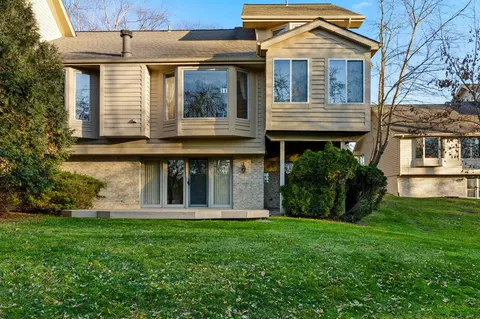 8040 Pepperwood, Grand Blanc, MI 48439