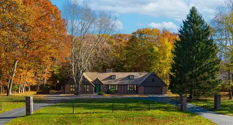 4000 Braeburn, Norton Shores, MI 49441