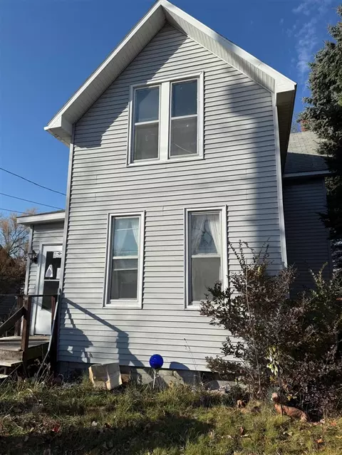 210 Washington, Manistee, MI 49660