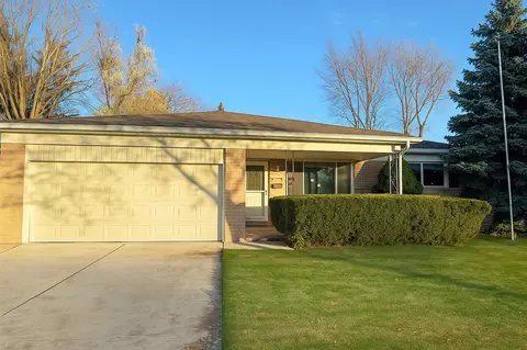 33148 Breckenridge, Sterling Heights, MI 48310