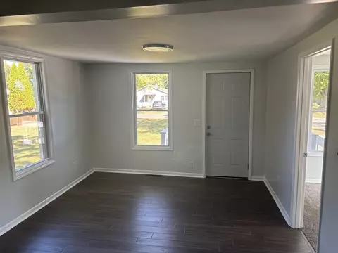 Living - 135 Peacock, Jackson, MI 49202 photo 1 of 1