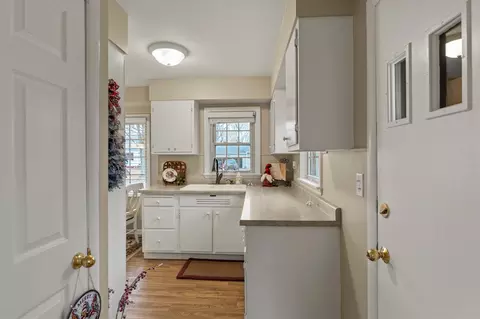 Entry Way - 1526 Inner, Niles, MI 49120 photo 1 of 2