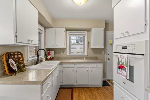 Kitchen - 1526 Inner, Niles, MI 49120 photo 3 of 4