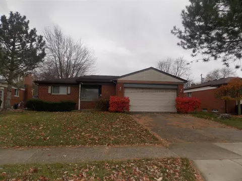 936 Tanglewood, Madison Heights, MI 48071