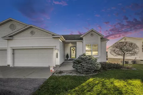 5702 N Turning Leaf, Fruitport, MI 49415
