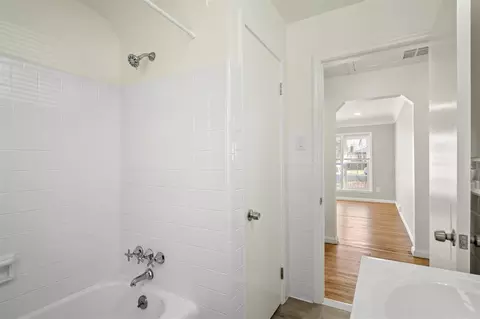 Bath - 5854 Syracuse, Taylor, MI 48180 photo 2 of 2
