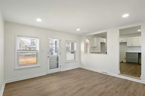 Living - 5854 Syracuse, Taylor, MI 48180 photo 6 of 7
