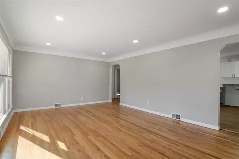 Living - 5854 Syracuse, Taylor, MI 48180 photo 1 of 7