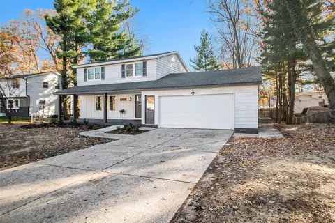 2462 Sherry, Wyoming, MI 49519