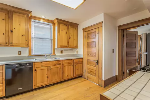 533 5th, Ann Arbor, MI 48103 photo 4