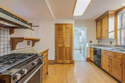 533 5th, Ann Arbor, MI 48103 photo 5