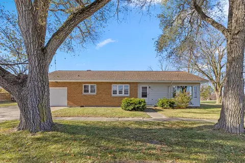 106 S Sixth St, Carson City, MI 48811