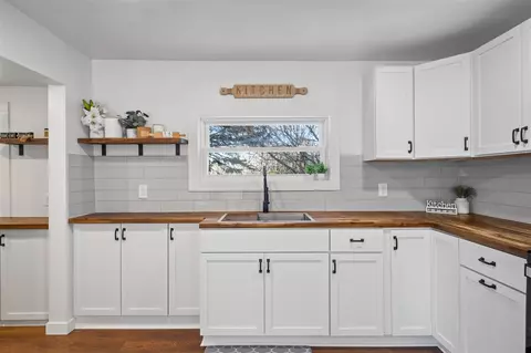 Kitchen - 17285 Bailey, Bailey, MI 49303 photo 2 of 2
