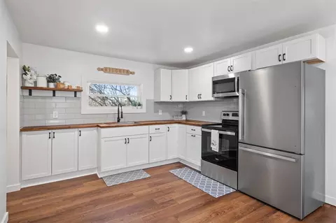 Kitchen - 17285 Bailey, Bailey, MI 49303 photo 1 of 2
