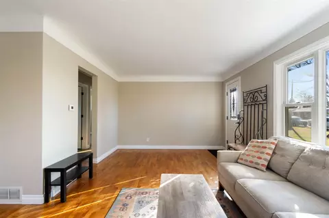155 S Harvey, Jackson, MI 49201 photo 16