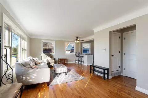 155 S Harvey, Jackson, MI 49201 photo 5