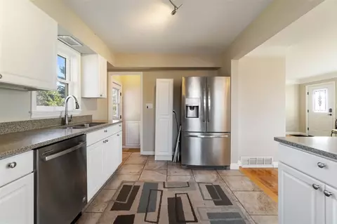 155 S Harvey, Jackson, MI 49201 photo 11