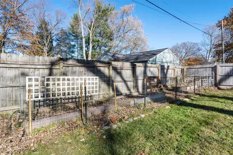 Exterior - 840 Springcrest, Jackson, MI 49203 photo 13 of 15