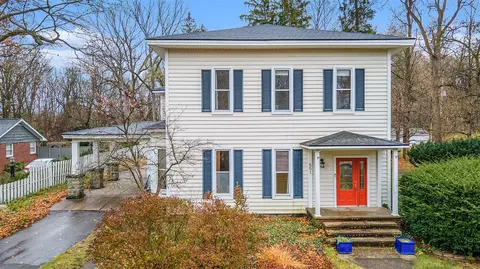 551 W W Brg, Plainwell, MI 49080