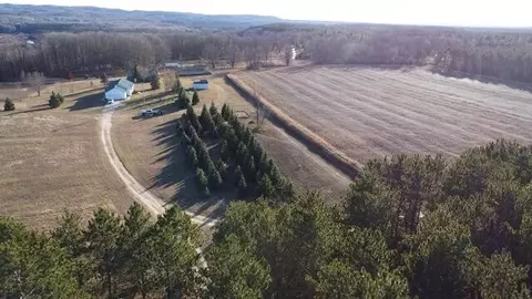 7313 W 12 12, Mesick, MI 49668