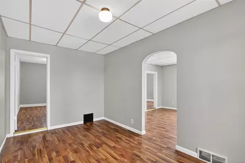 Living - 106 N Dwight, Jackson, MI 49202 photo 4 of 6