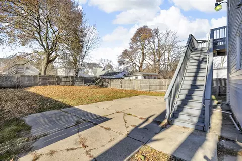 Exterior - 106 N Dwight, Jackson, MI 49202 photo 5 of 7