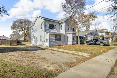 106 N Dwight, Jackson, MI 49202