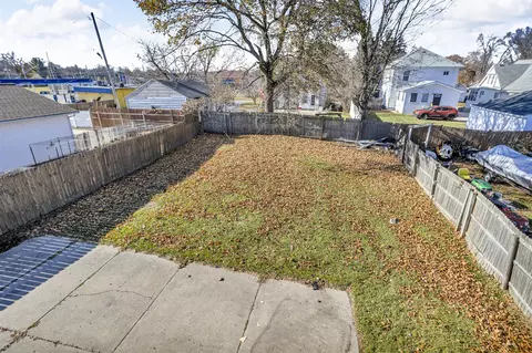 Exterior - 106 N Dwight, Jackson, MI 49202 photo 6 of 7