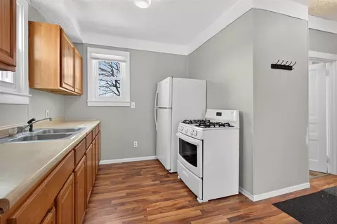 Entry Way - 106 N Dwight, Jackson, MI 49202 photo 1 of 5
