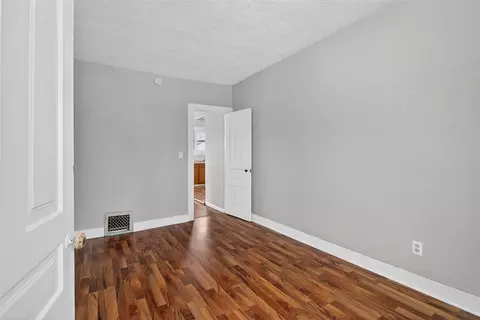 Bedroom - 106 N Dwight, Jackson, MI 49202 photo 6 of 8