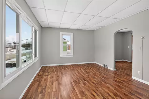 Living - 106 N Dwight, Jackson, MI 49202 photo 1 of 6