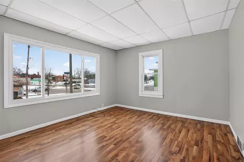 Living - 106 N Dwight, Jackson, MI 49202 photo 3 of 6