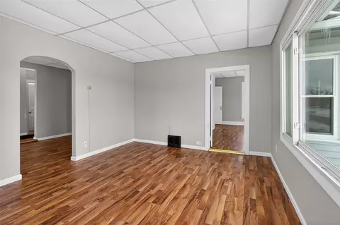 Living - 106 N Dwight, Jackson, MI 49202 photo 5 of 6
