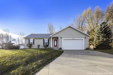 4528 Grand Rdg, Wyoming, MI 49418