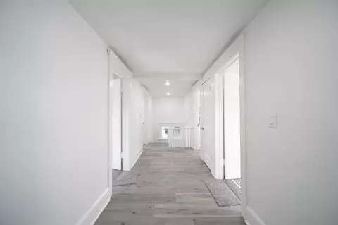 Entry Way - 208 Bates, Jackson, MI 49202 photo 3 of 3