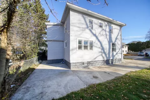 Exterior - 208 Bates, Jackson, MI 49202 photo 4 of 5