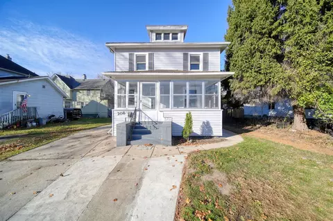 208 Bates, Jackson, MI 49202