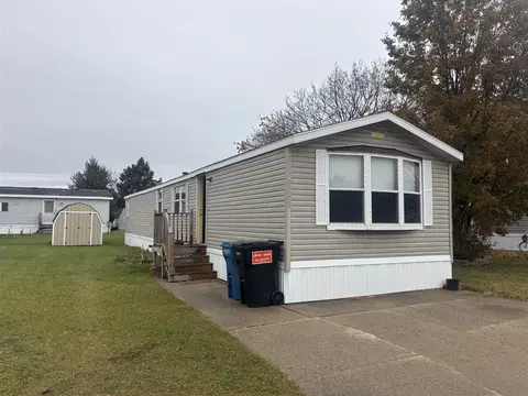 1143 Regina, Wayland, MI 49348