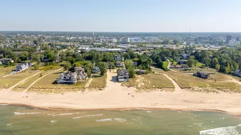 384 Ridgeway, Saint Joseph, MI 49085