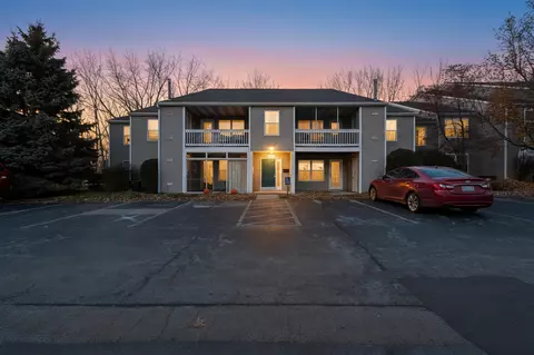 3075 Poplar Crk #303, Grand Rapids, MI 49512