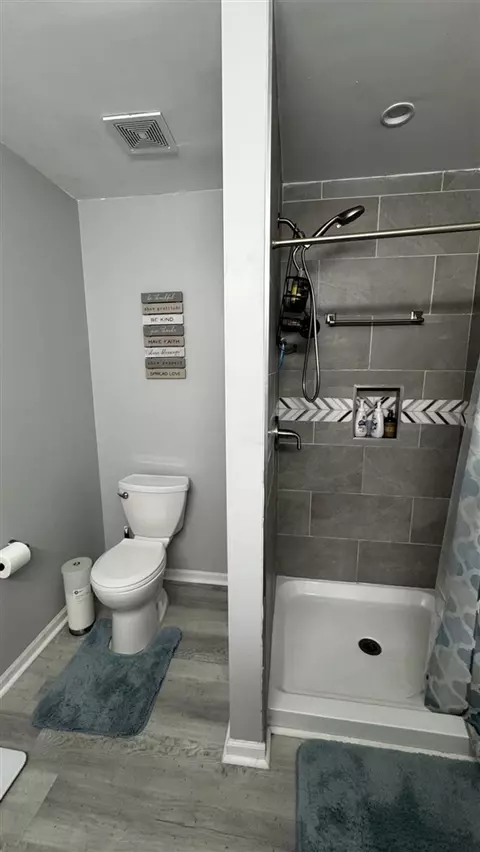 33180 Forest Park Dr, Wayne, MI 48184 photo 5