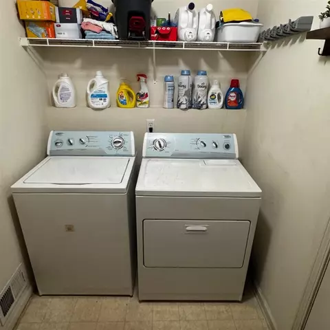 33180 Forest Park Dr, Wayne, MI 48184 photo 9